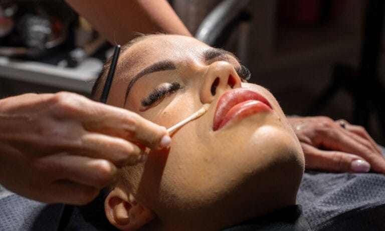 Ajaktetoválás Vác – Garai Klaudia sminktetováló mester